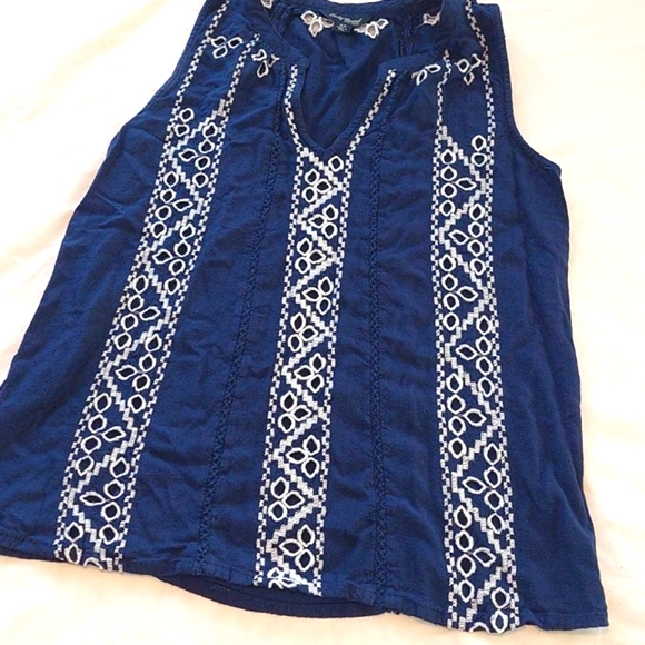 Lucky Brand XS Blue Embroidered Tank Top .Great Condition - Picture 1 of 6